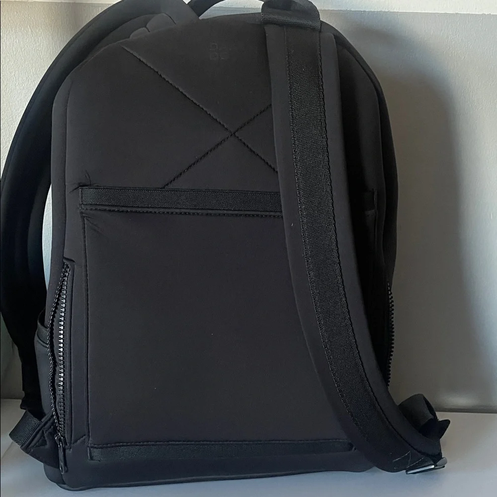 Good condition Dagne Dover Medium Dakota Neoprene Backpack for women